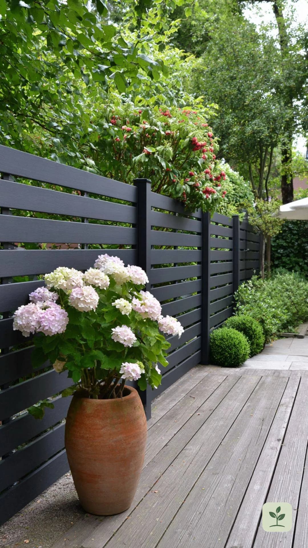 sichtschutz-garten-ideen-wpc-zaun