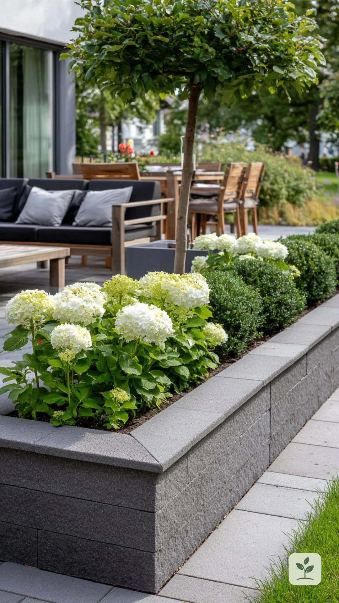 terrasse-mit-beet-hochbeet-raumtrenner